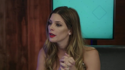 Ashley-Greene-dot-nl_2017EntertainmentTonightFacebookLiveInterview0611.jpg