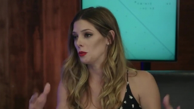 Ashley-Greene-dot-nl_2017EntertainmentTonightFacebookLiveInterview0721.jpg