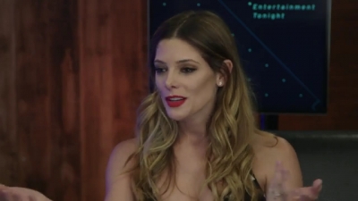 Ashley-Greene-dot-nl_2017EntertainmentTonightFacebookLiveInterview0758.jpg