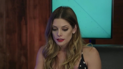 Ashley-Greene-dot-nl_2017EntertainmentTonightFacebookLiveInterview0829.jpg