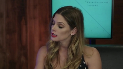 Ashley-Greene-dot-nl_2017EntertainmentTonightFacebookLiveInterview0830.jpg