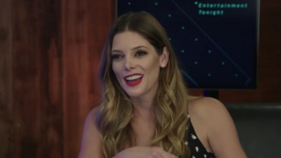 Ashley-Greene-dot-nl_2017EntertainmentTonightFacebookLiveInterview0835.jpg