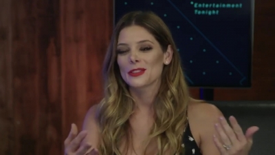 Ashley-Greene-dot-nl_2017EntertainmentTonightFacebookLiveInterview0836.jpg