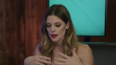 Ashley-Greene-dot-nl_2017EntertainmentTonightFacebookLiveInterview0876.jpg