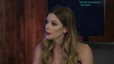 Ashley-Greene-dot-nl_2017EntertainmentTonightFacebookLiveInterview0897.jpg