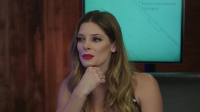 Ashley-Greene-dot-nl_2017EntertainmentTonightFacebookLiveInterview0936.jpg