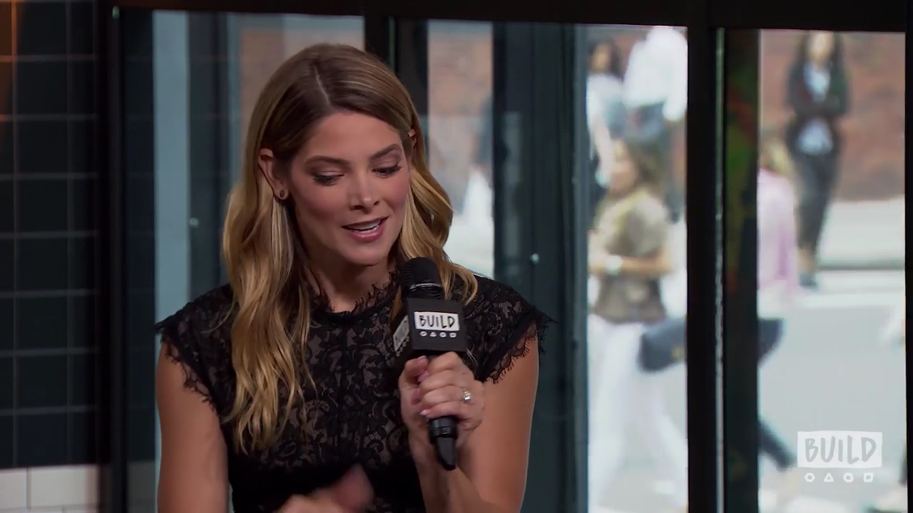 Ashley-Greene-dot-nl_2018AOLBuildSeries0100.jpg