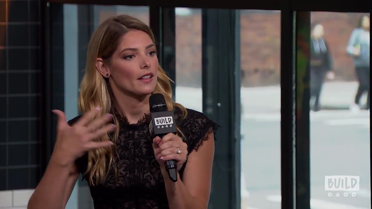 Ashley-Greene-dot-nl_2018AOLBuildSeries0104.jpg