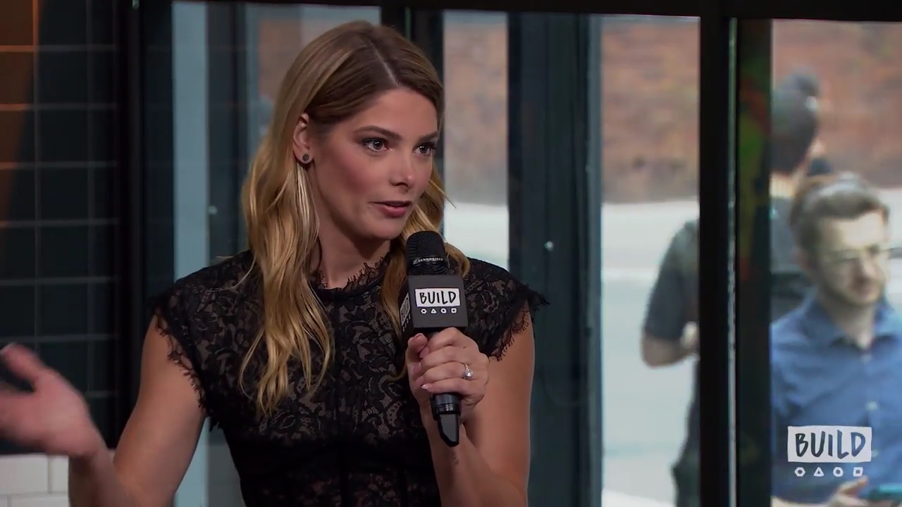 Ashley-Greene-dot-nl_2018AOLBuildSeries0116.jpg