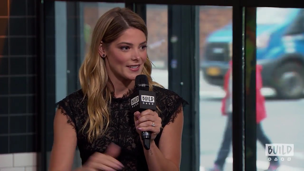 Ashley-Greene-dot-nl_2018AOLBuildSeries0157.jpg