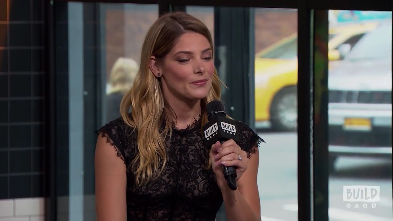 Ashley-Greene-dot-nl_2018AOLBuildSeries0174.jpg