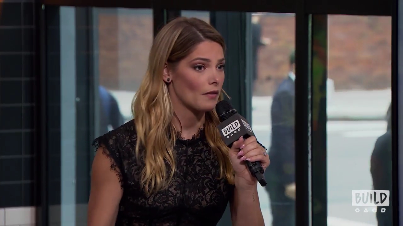 Ashley-Greene-dot-nl_2018AOLBuildSeries0300.jpg