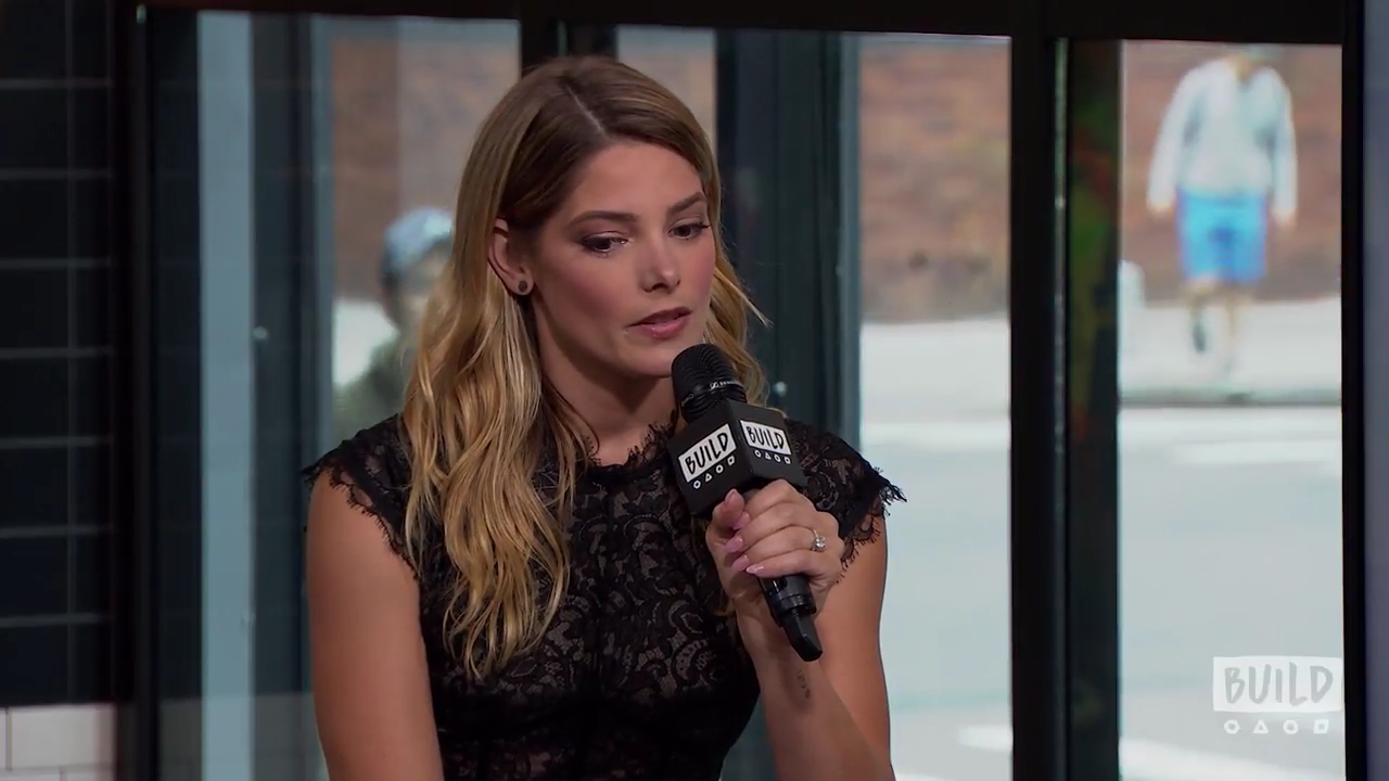 Ashley-Greene-dot-nl_2018AOLBuildSeries0375.jpg