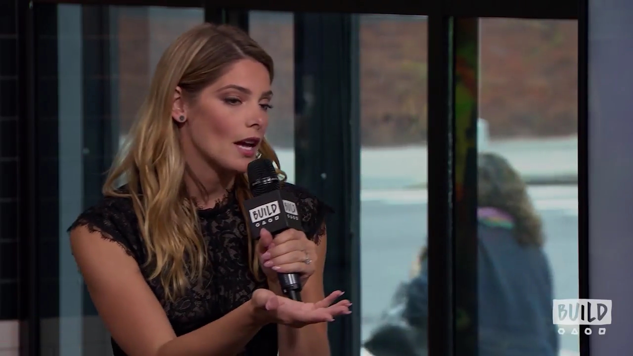 Ashley-Greene-dot-nl_2018AOLBuildSeries0955.jpg