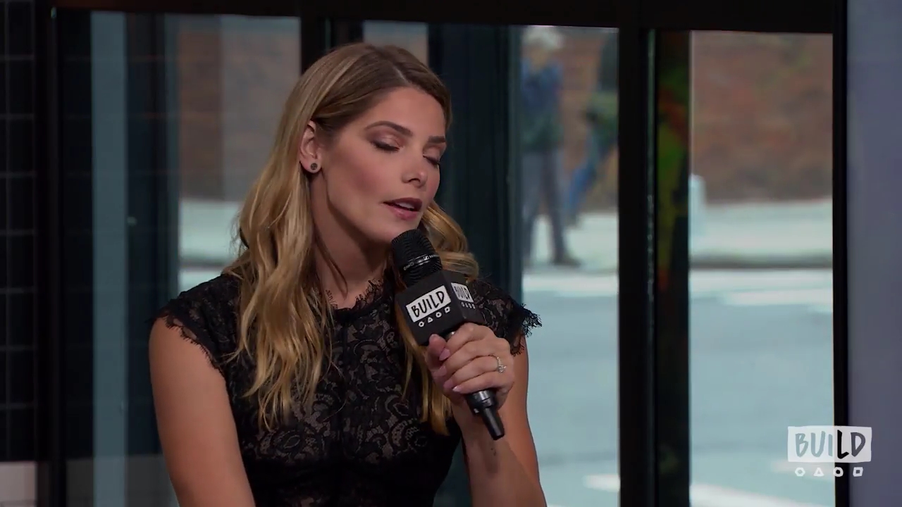 Ashley-Greene-dot-nl_2018AOLBuildSeries0992.jpg