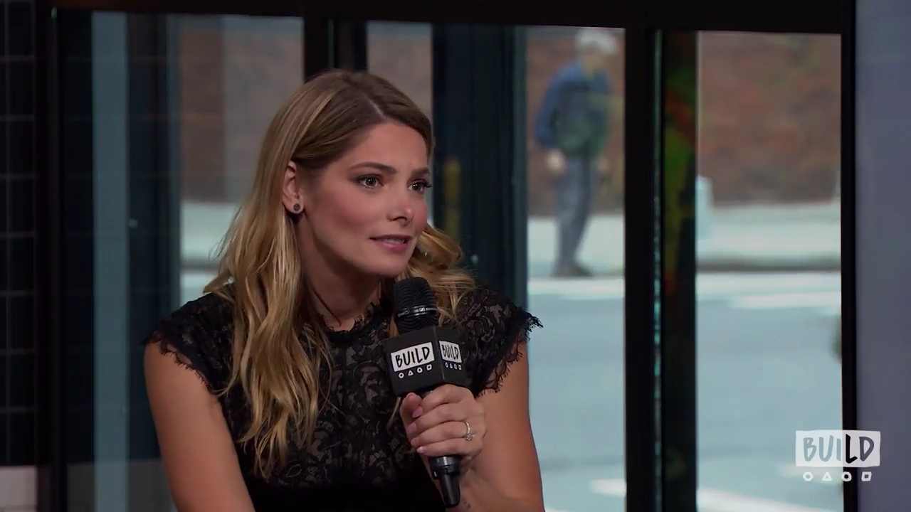 Ashley-Greene-dot-nl_2018AOLBuildSeries0994.jpg