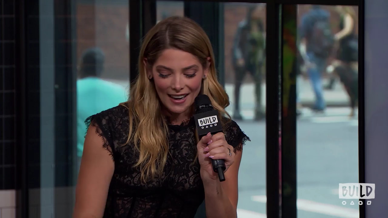 Ashley-Greene-dot-nl_2018AOLBuildSeries1004.jpg