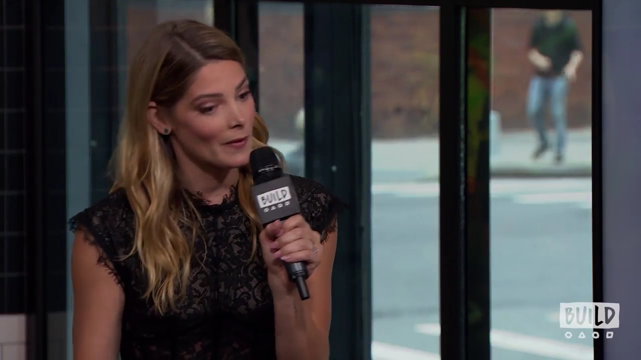 Ashley-Greene-dot-nl_2018AOLBuildSeries1028.jpg