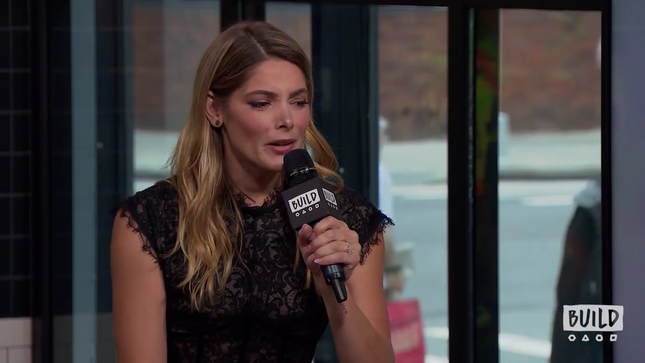 Ashley-Greene-dot-nl_2018AOLBuildSeries1048.jpg