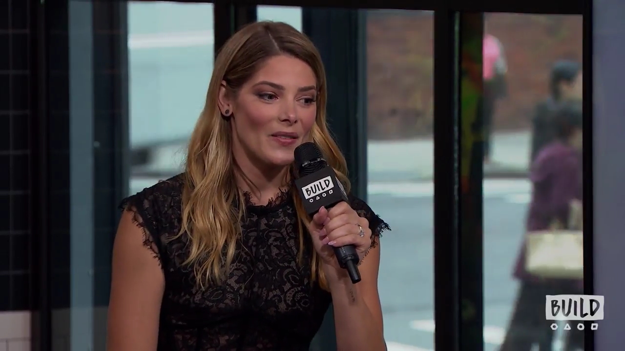Ashley-Greene-dot-nl_2018AOLBuildSeries1074.jpg