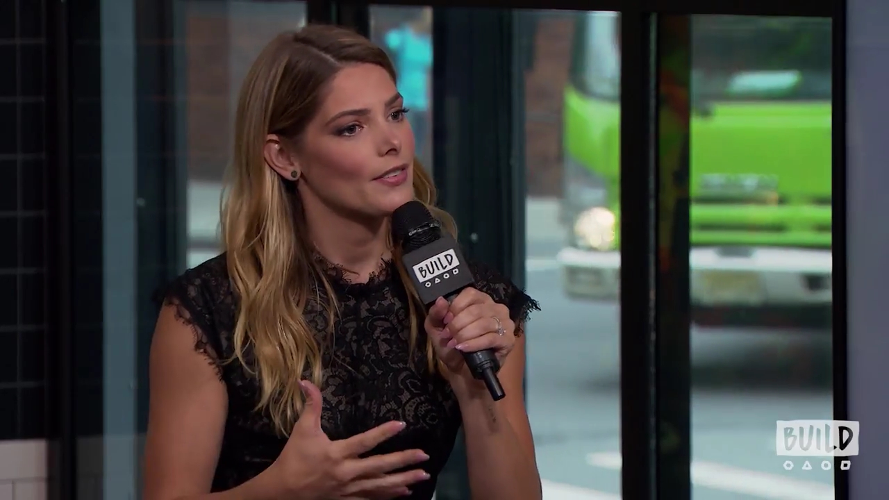 Ashley-Greene-dot-nl_2018AOLBuildSeries1154.jpg