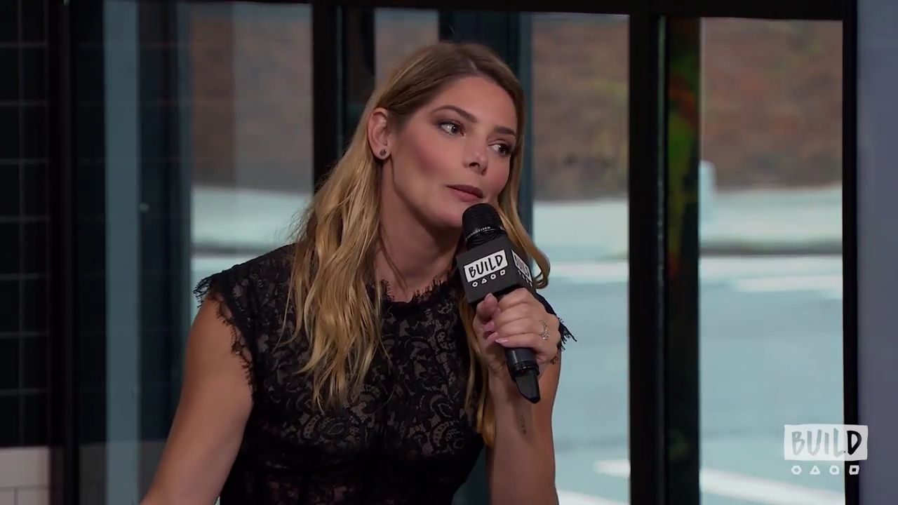 Ashley-Greene-dot-nl_2018AOLBuildSeries1488.jpg