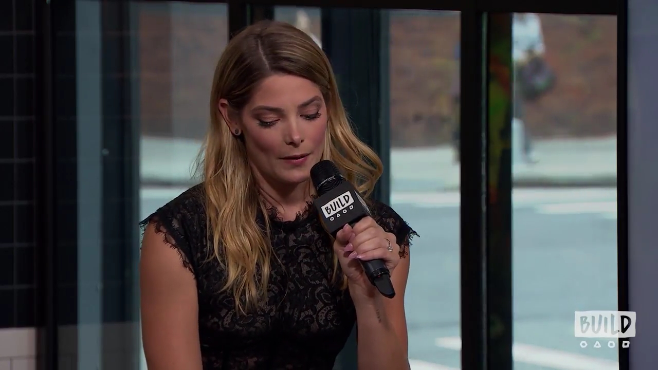 Ashley-Greene-dot-nl_2018AOLBuildSeries1500.jpg