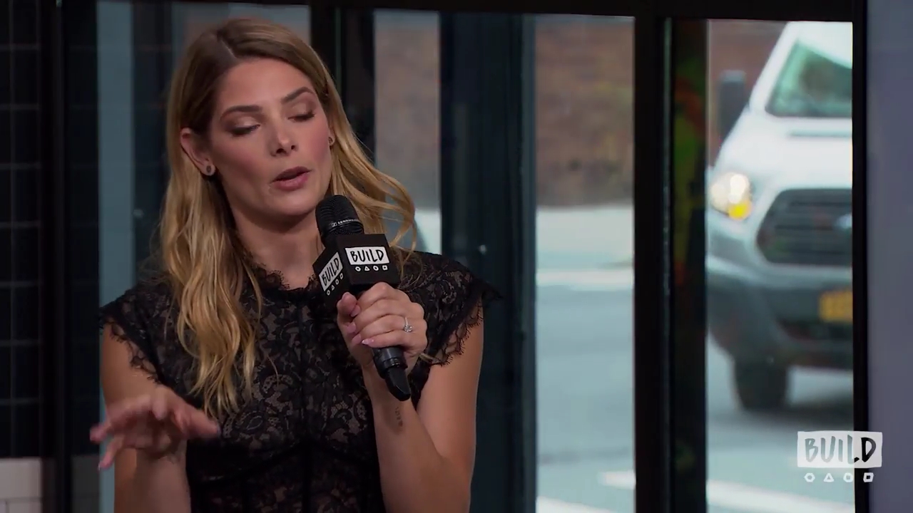 Ashley-Greene-dot-nl_2018AOLBuildSeries1670.jpg