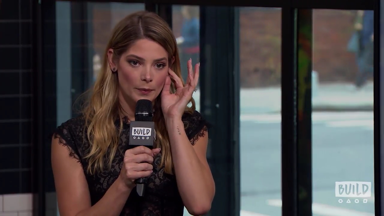 Ashley-Greene-dot-nl_2018AOLBuildSeries1678.jpg