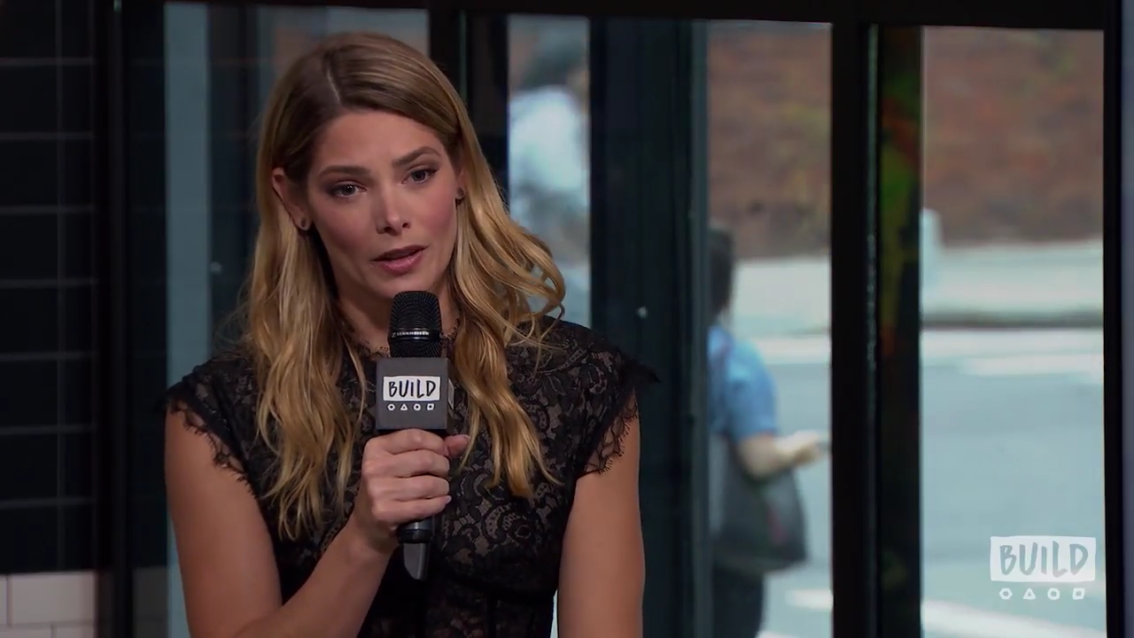 Ashley-Greene-dot-nl_2018AOLBuildSeries1684.jpg