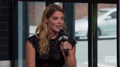 Ashley-Greene-dot-nl_2018AOLBuildSeries0183.jpg