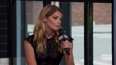 Ashley-Greene-dot-nl_2018AOLBuildSeries0402.jpg