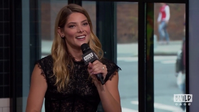 Ashley-Greene-dot-nl_2018AOLBuildSeries1051.jpg