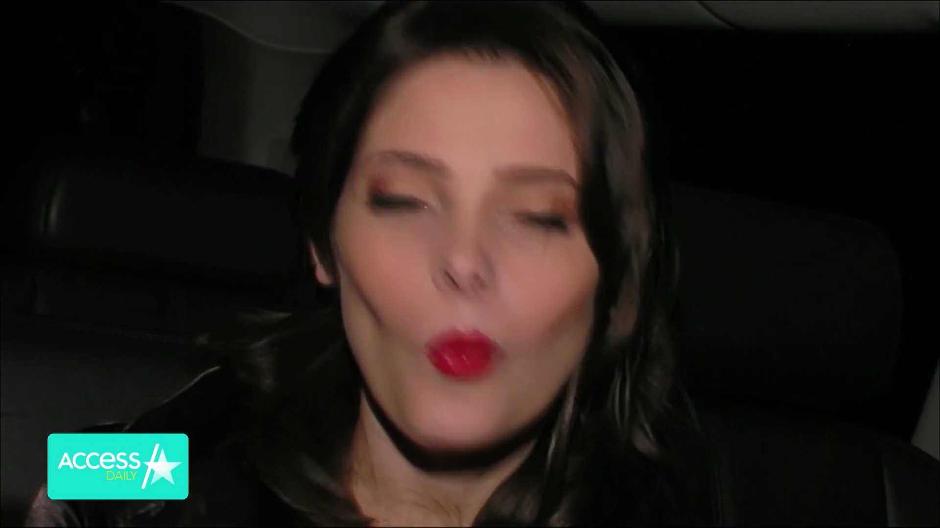 Ashley-Greene-dot-nl_2019AccesHollwood2-0014.jpg