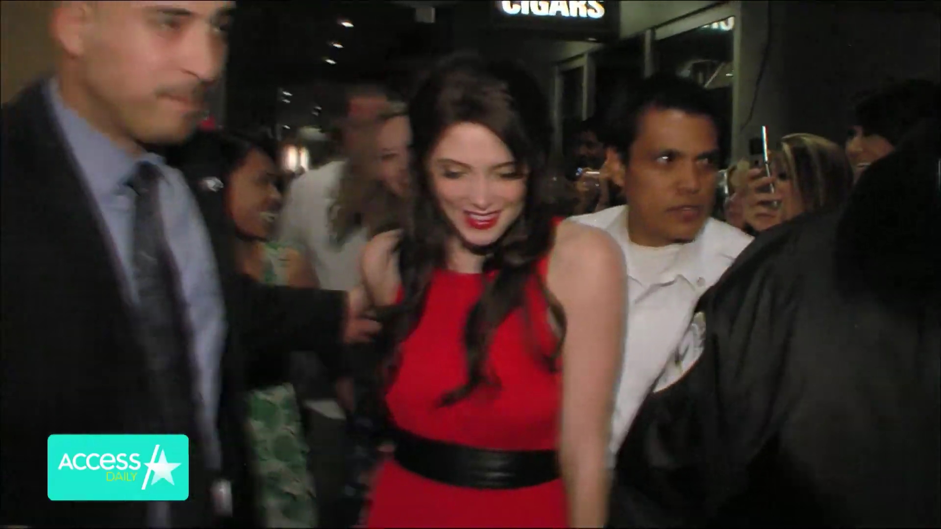 Ashley-Greene-dot-nl_2019AccesHollwood2-0022.jpg