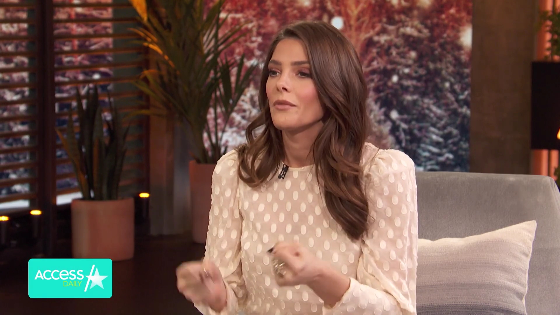 Ashley-Greene-dot-nl_2019AccesHollwood2-0393.jpg