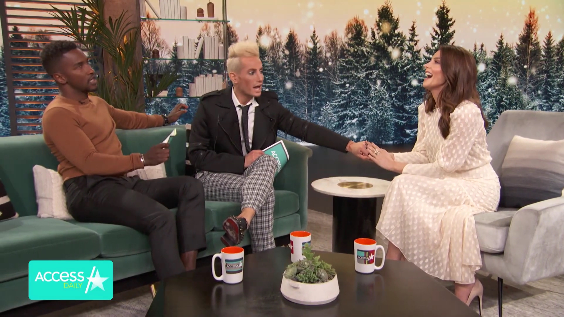 Ashley-Greene-dot-nl_2019AccesHollwood2-0417.jpg