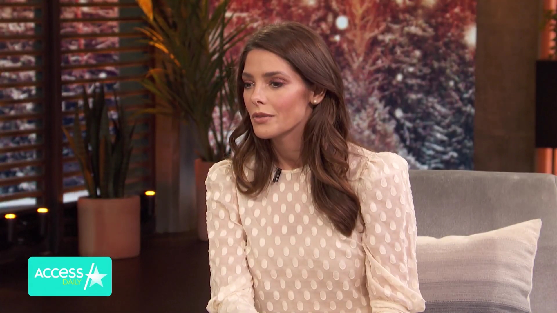 Ashley-Greene-dot-nl_2019AccesHollwood2-0601.jpg