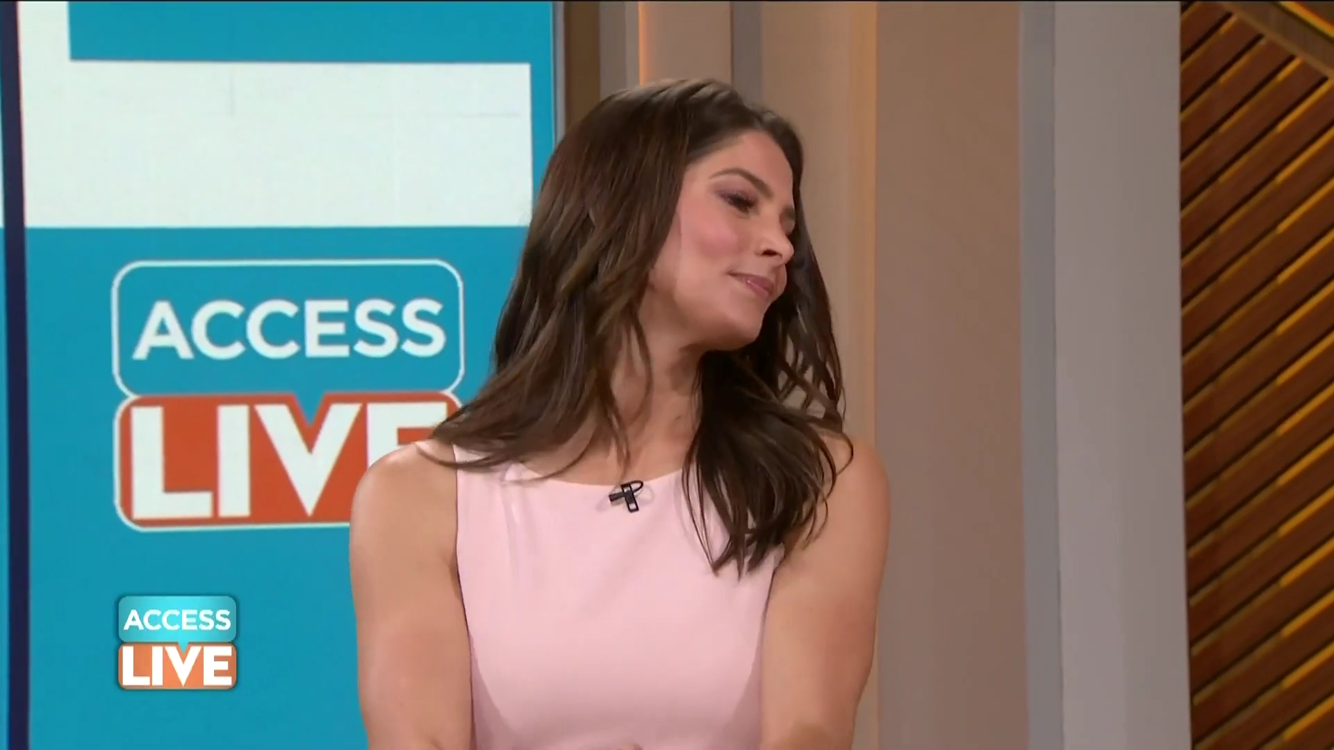 Ashley-Greene-dot-nl_2019AccesHollywood0021.jpg