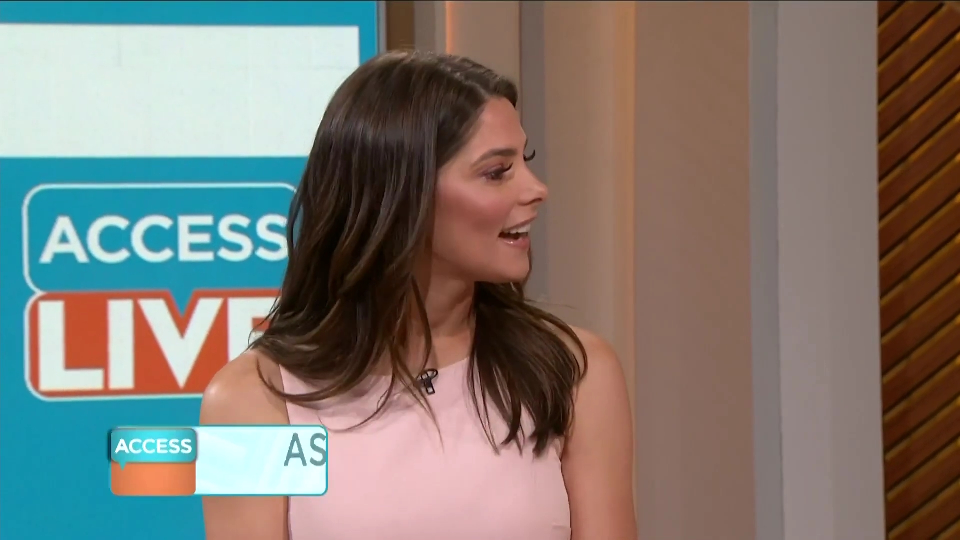 Ashley-Greene-dot-nl_2019AccesHollywood0040.jpg