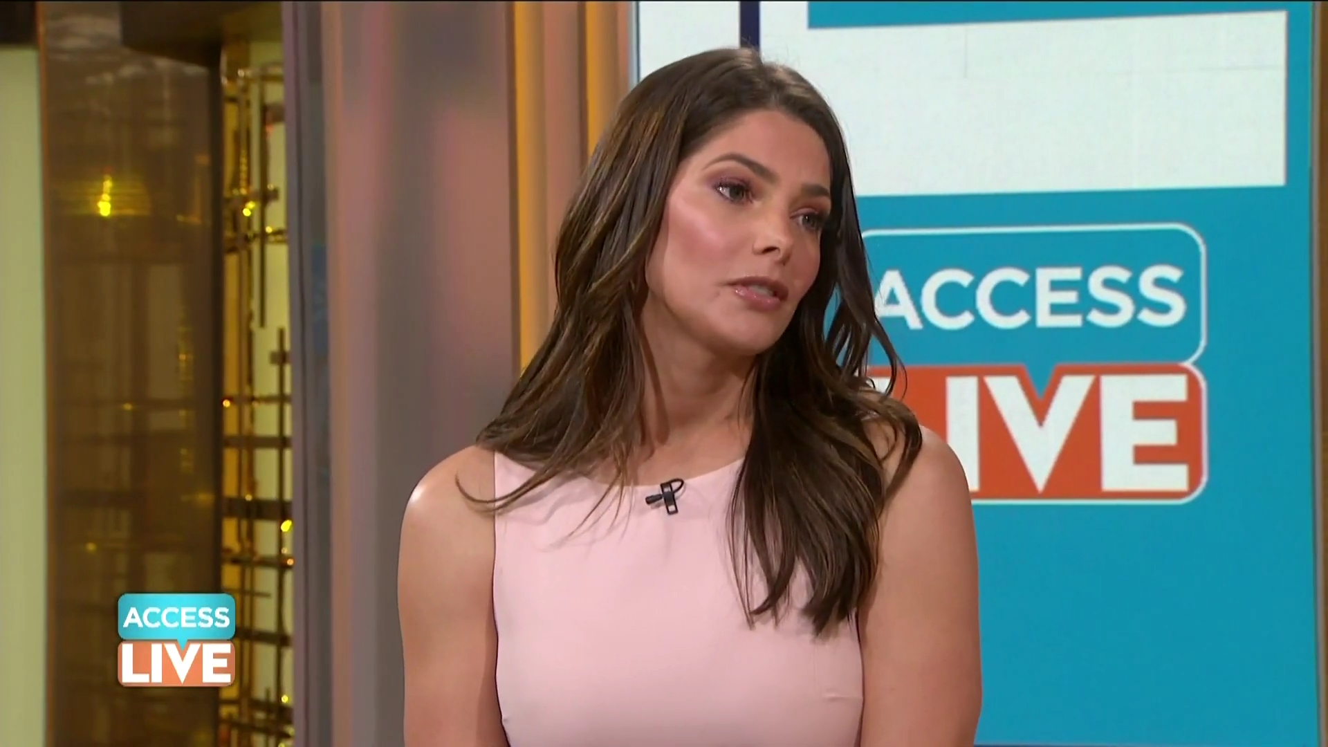 Ashley-Greene-dot-nl_2019AccesHollywood0071.jpg