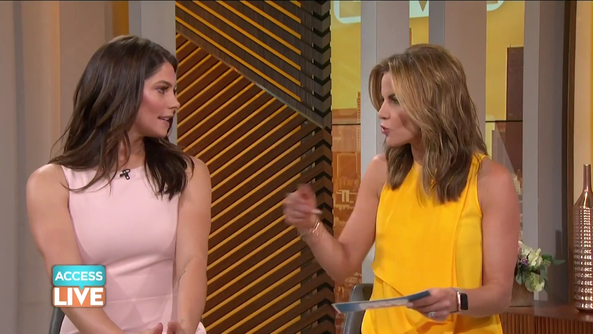 Ashley-Greene-dot-nl_2019AccesHollywood0097.jpg
