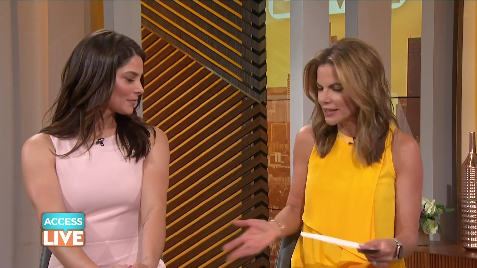 Ashley-Greene-dot-nl_2019AccesHollywood0101.jpg