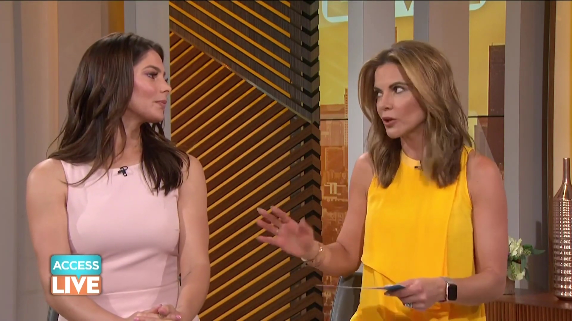 Ashley-Greene-dot-nl_2019AccesHollywood0104.jpg