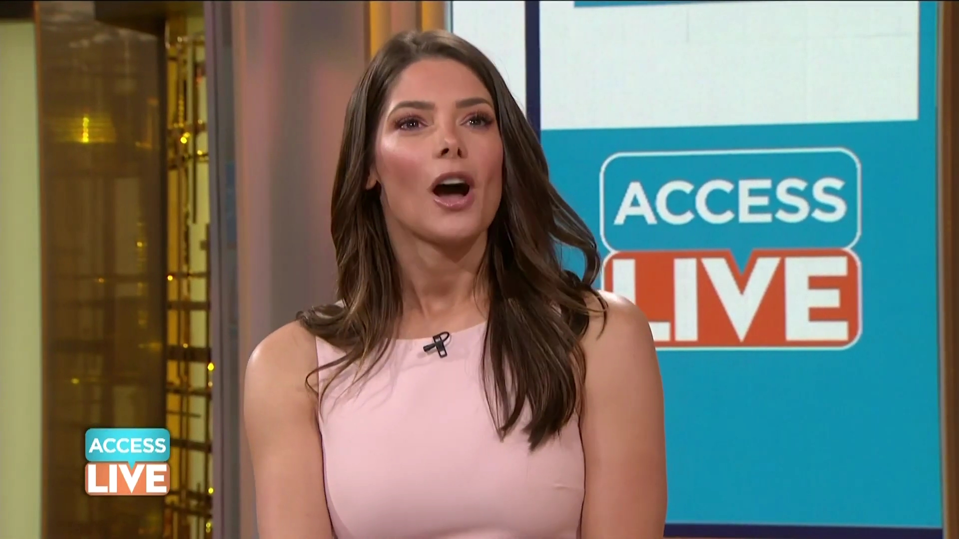 Ashley-Greene-dot-nl_2019AccesHollywood0113.jpg