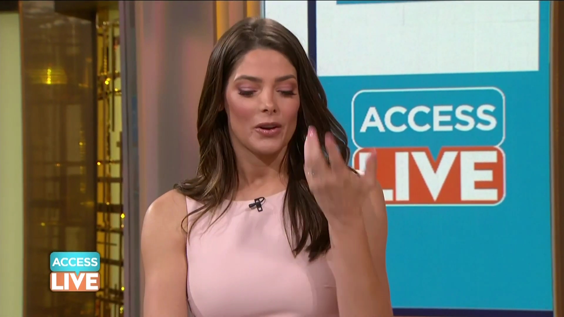 Ashley-Greene-dot-nl_2019AccesHollywood0115.jpg