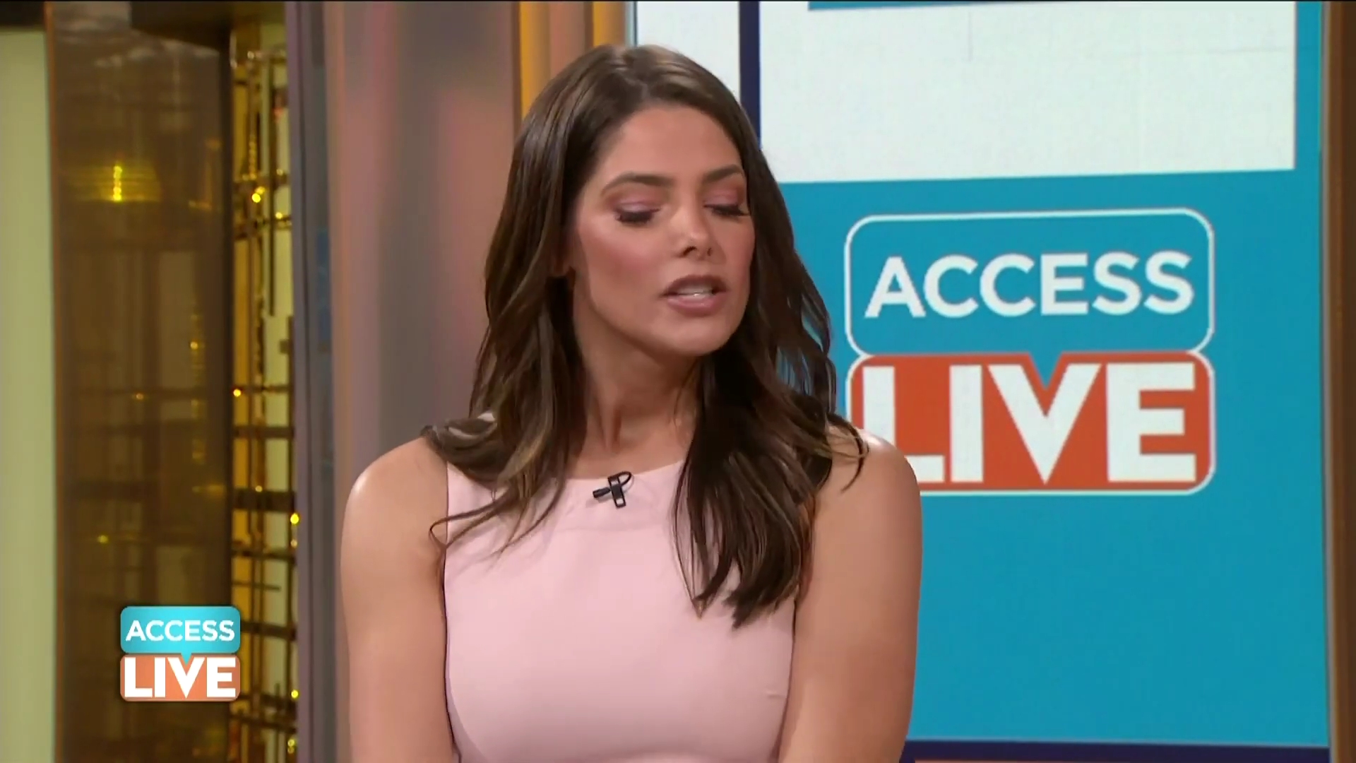 Ashley-Greene-dot-nl_2019AccesHollywood0116.jpg