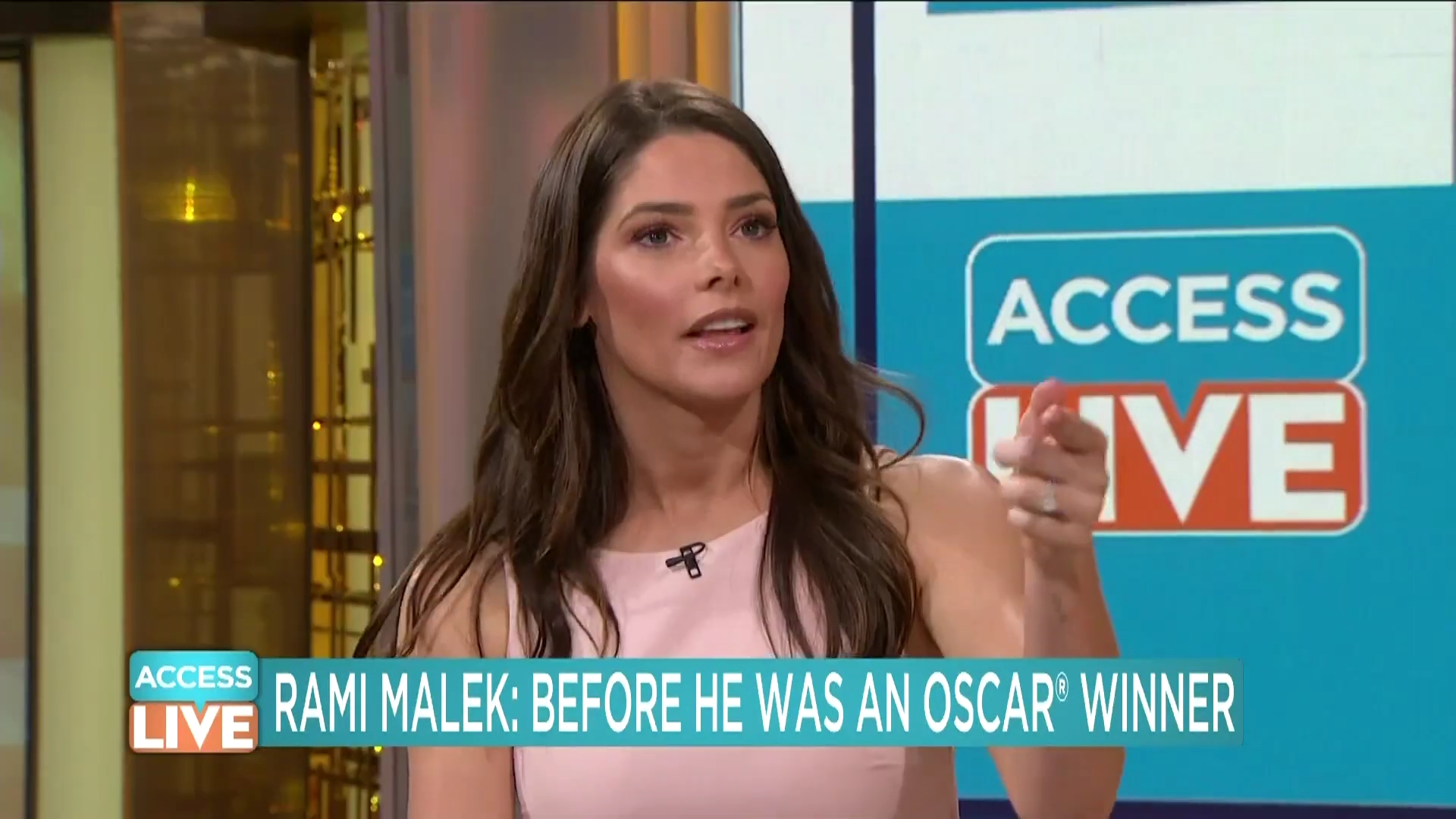 Ashley-Greene-dot-nl_2019AccesHollywood0479.jpg