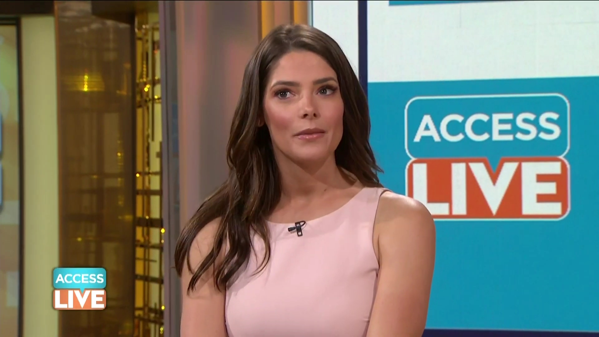 Ashley-Greene-dot-nl_2019AccesHollywood0529.jpg