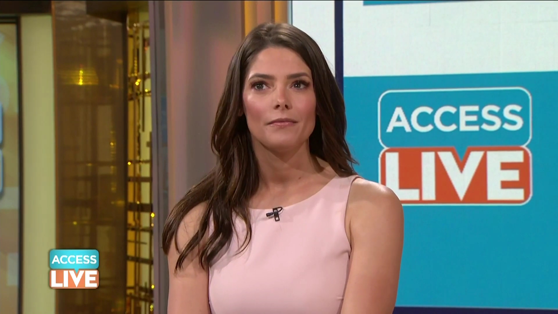 Ashley-Greene-dot-nl_2019AccesHollywood0531.jpg